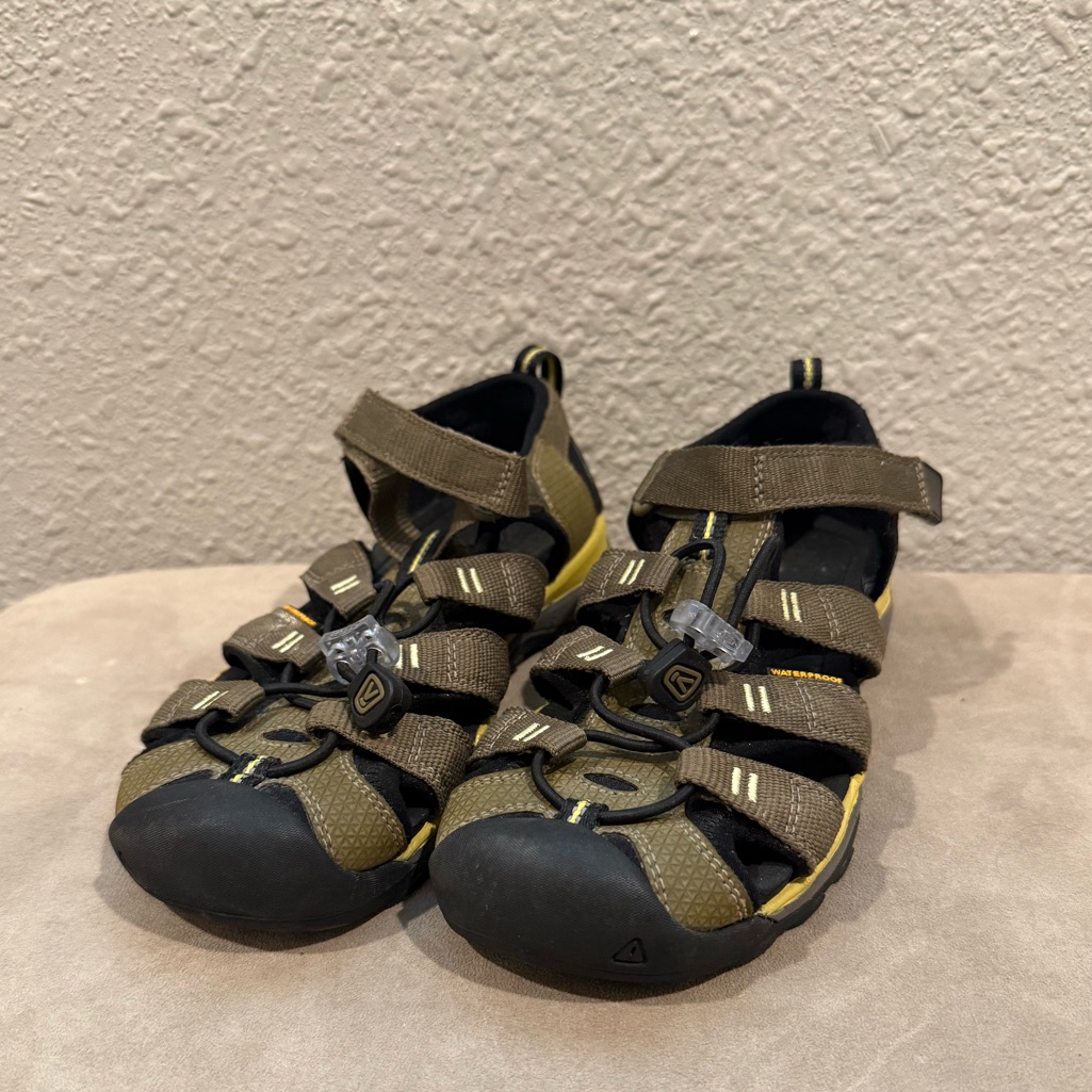 Keen Newport H2 Youth Sandals Us 3 Waterproof Hiking Shoes